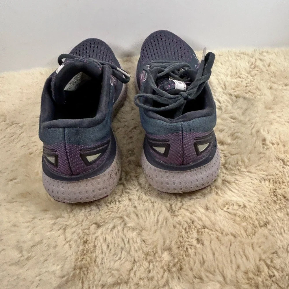Brooks Women's Running Shoes - Black and Purple‎